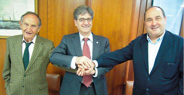 Felix Sánchez junto al presidente de AEBINCA y de ABE opergame.com