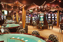 La decoración en los casinos de cruceros suele ser exquisita, como este de Costa Cruceros. opergame.com La decoración en los casinos de cruceros suele ser exquisita, como